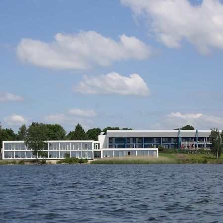 Strandhotel Senftenberger See Bagian luar foto