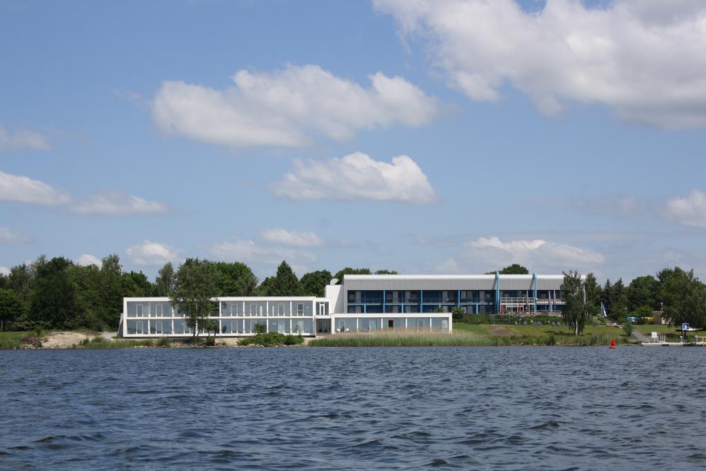 Strandhotel Senftenberger See Bagian luar foto