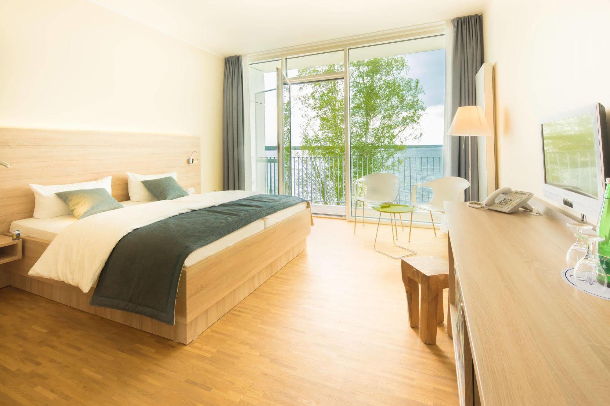 Strandhotel Senftenberger See Bagian luar foto